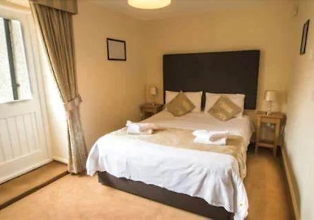 Tredegar Cambrian Inn المظهر الخارجي الصورة