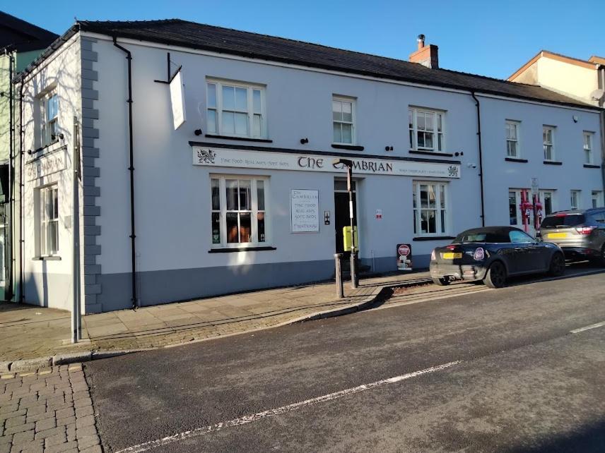 Tredegar Cambrian Inn المظهر الخارجي الصورة
